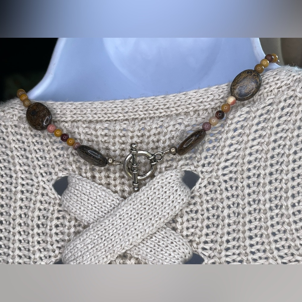 Natural Shell Pendant Necklace with Earthy Tones - Picture 5 of 5